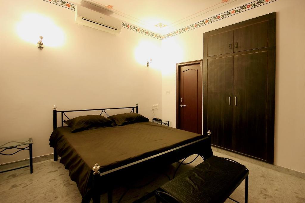 Hotel Devi Palace Udajpur Zewnętrze zdjęcie